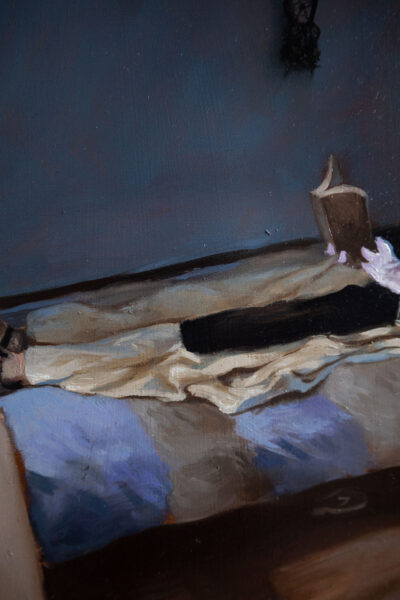 Nazareno-de-chill-leyendo-zoom-pies