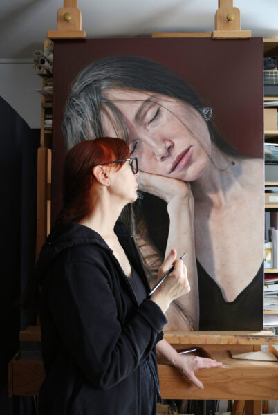 Arina-Gordienko_I-Had-a-Dream_Oil-on-Belgian-linen_120x85cm_2023_studio