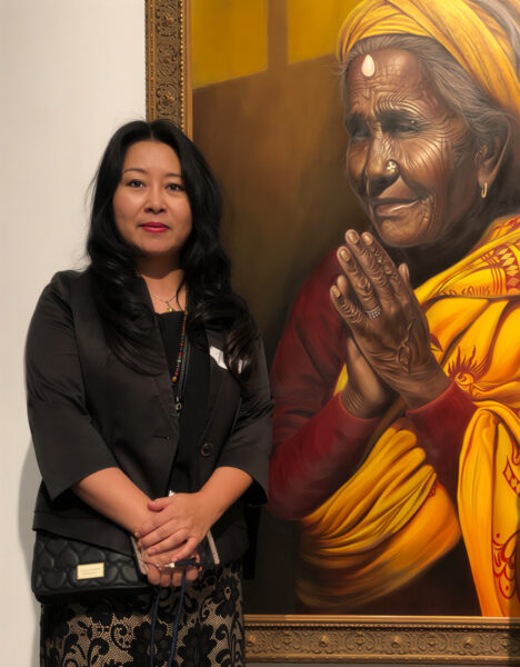 Lingling-with-Old-Women-Praying